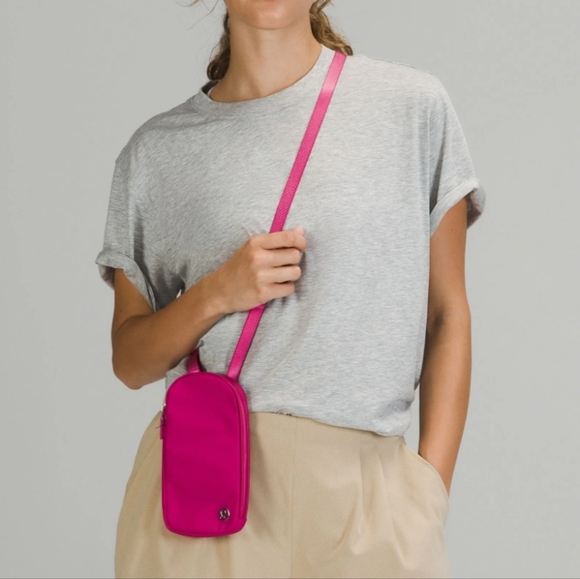 Nwot Lululemon Custom Tie Dye Sherpa Modular Phone Crossbody - Picture 14 of 14